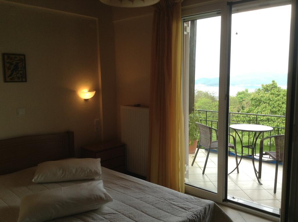Guesthouse Lamprini เนโอโคริออน ห้อง รูปภาพ